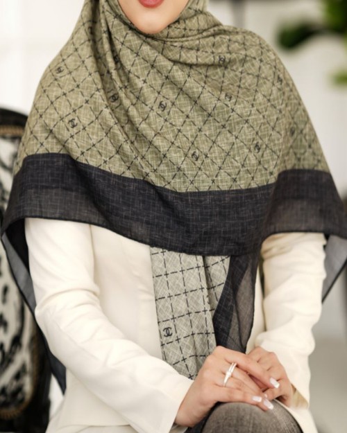  روسری نخی طرح مهرسا دور دوخت منگوله دار 20325 